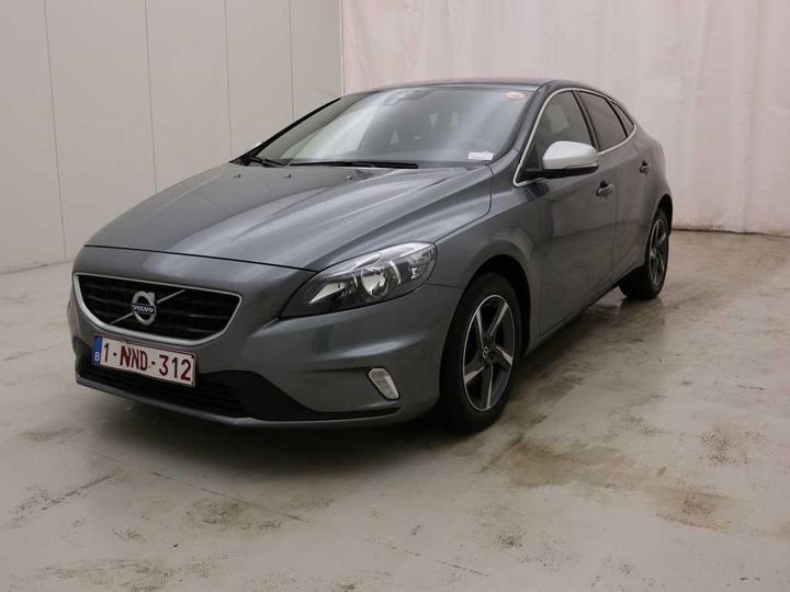 VOLVO V40 2016 yv1mv7431g2338366