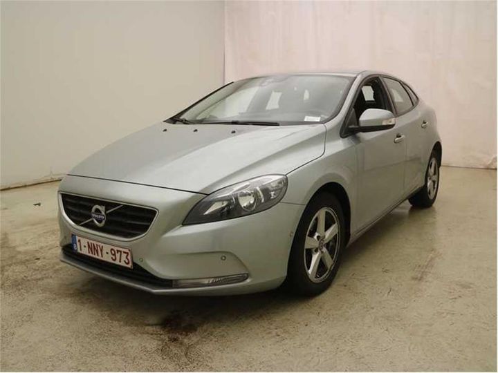 VOLVO V40 2016 yv1mv7431g2340658