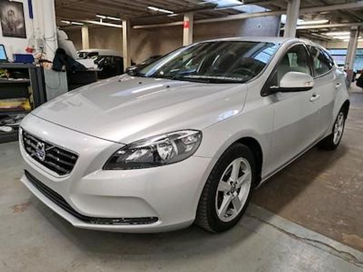 VOLVO V40 DIESEL - 2016 2016 yv1mv7431g2346798