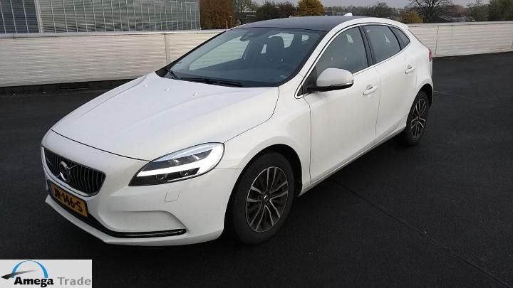 VOLVO V40 2016 yv1mv7431h2362547