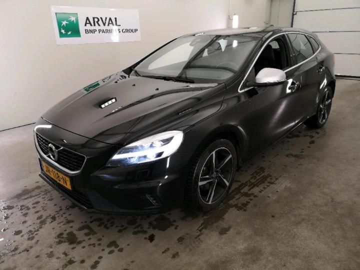 VOLVO V40 2016 yv1mv7431h2364267