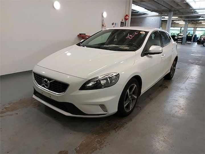 VOLVO V40 DIESEL - 2016 2016 yv1mv7431h2364542