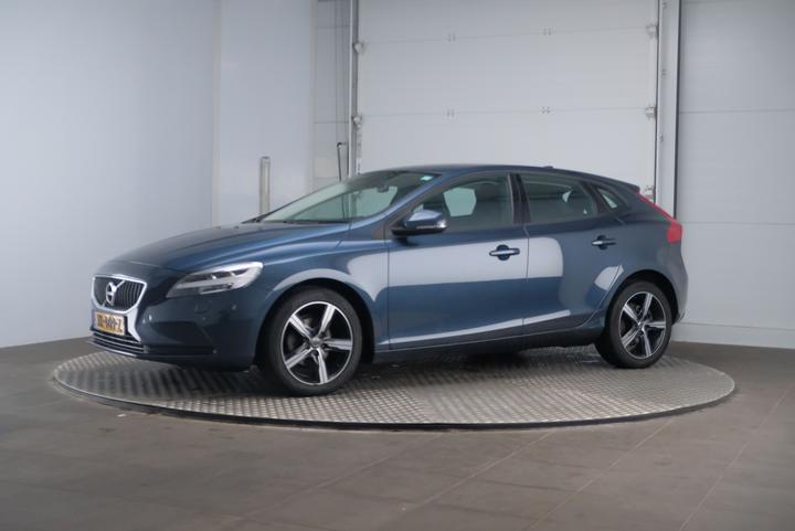 VOLVO V40 2016 yv1mv7431h2374015