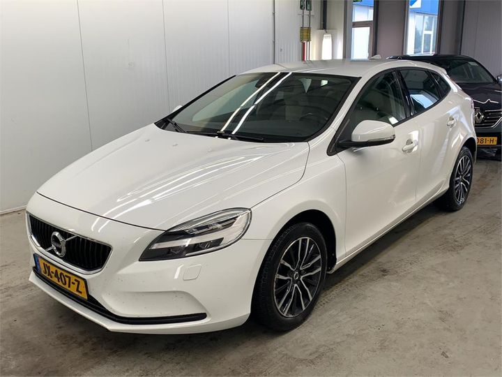 VOLVO V40 2016 yv1mv7431h2374066