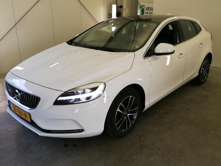 VOLVO V40 2016 yv1mv7431h2376645