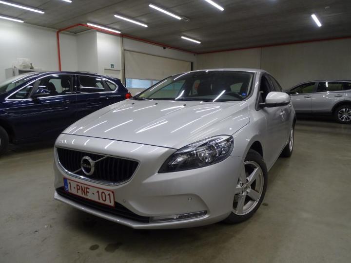 VOLVO V40 2016 yv1mv7431h2377896