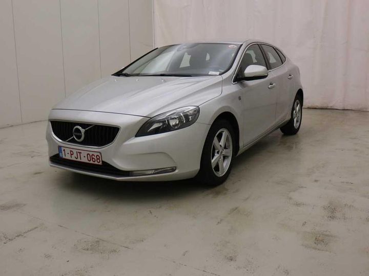 VOLVO V40 2016 yv1mv7431h2379014