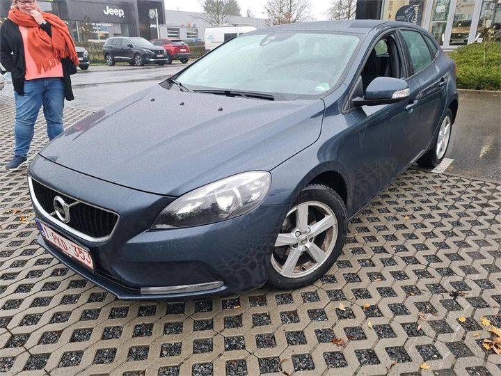 VOLVO V40 2016 yv1mv7431h2379093