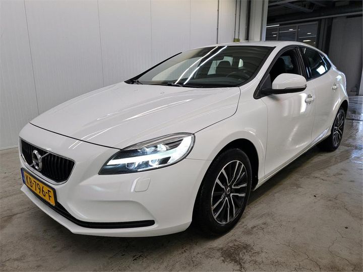 VOLVO V40 2016 yv1mv7431h2379692