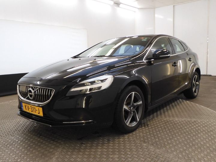 VOLVO V40 2016 yv1mv7431h2379884