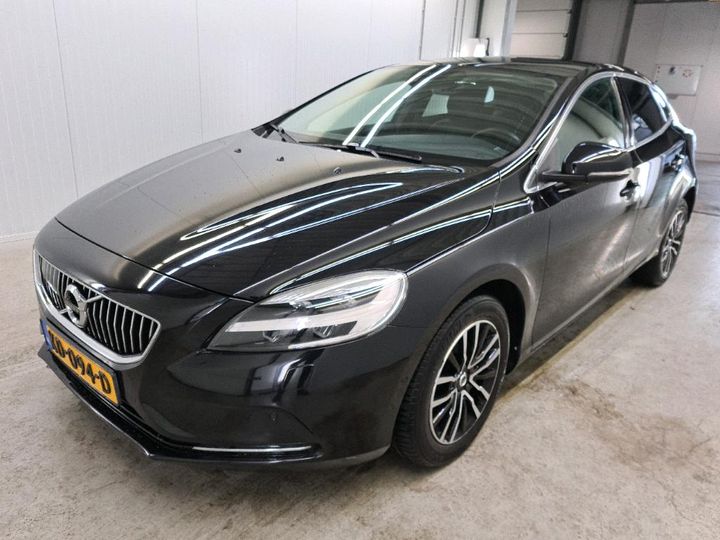 VOLVO V40 2016 yv1mv7431h2379893