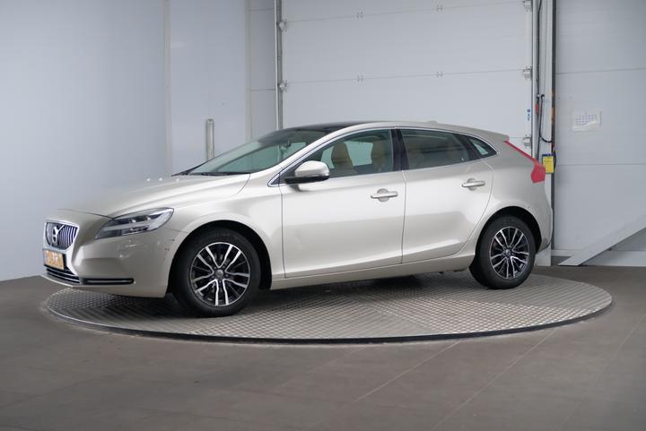 VOLVO V40 2016 yv1mv7431h2383029