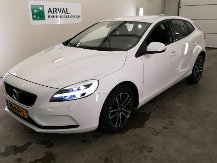 VOLVO V40 2016 yv1mv7431h2383247