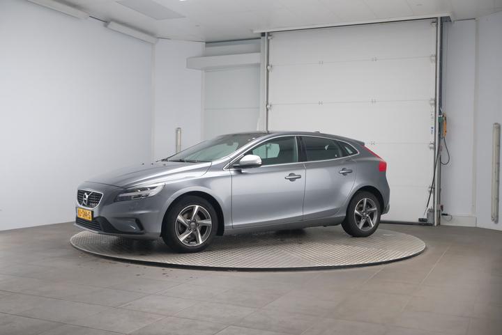 VOLVO V40 2016 yv1mv7431h2388395