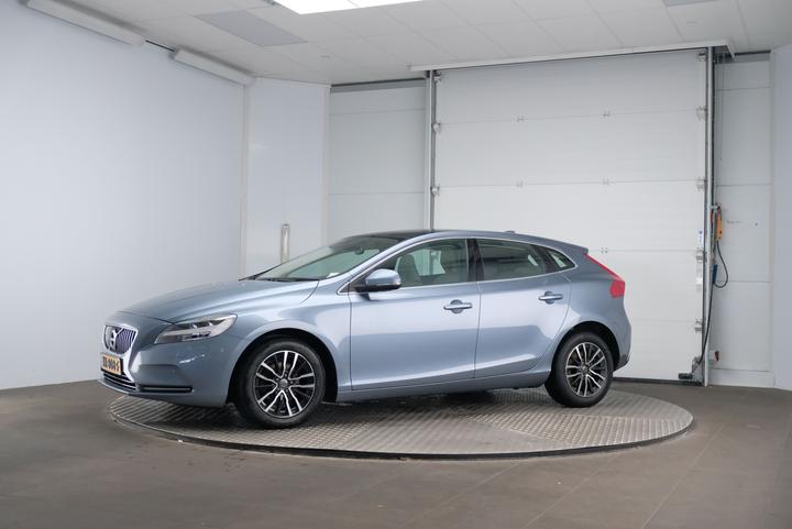 VOLVO V40 2016 yv1mv7431h2389237