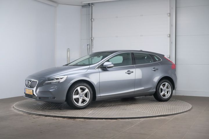 VOLVO V40 2016 yv1mv7431h2389474