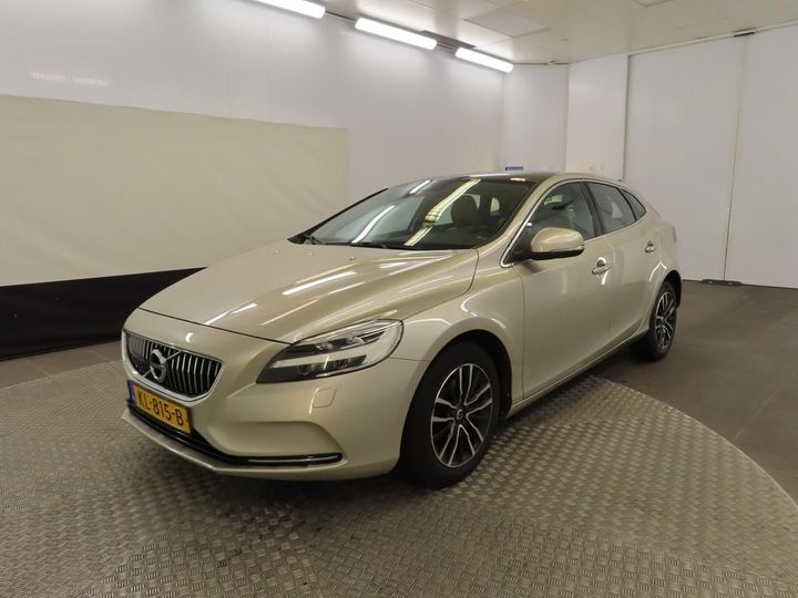 VOLVO V40 2016 yv1mv7431h2391524