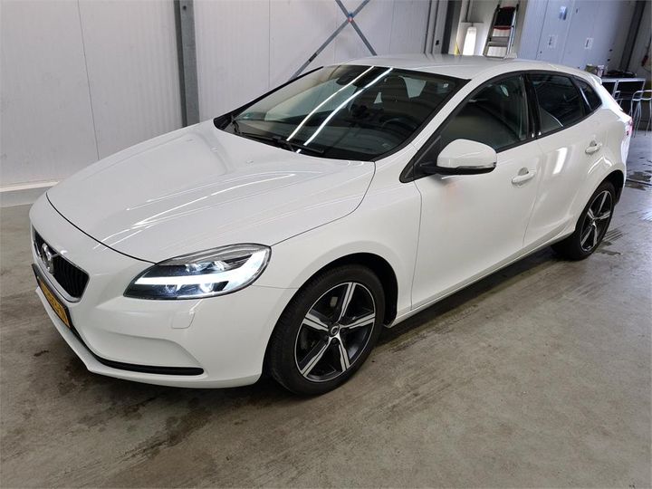 VOLVO V40 2016 yv1mv7431h2395058