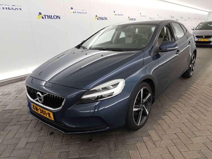 VOLVO V40 2016 yv1mv7431h2395391