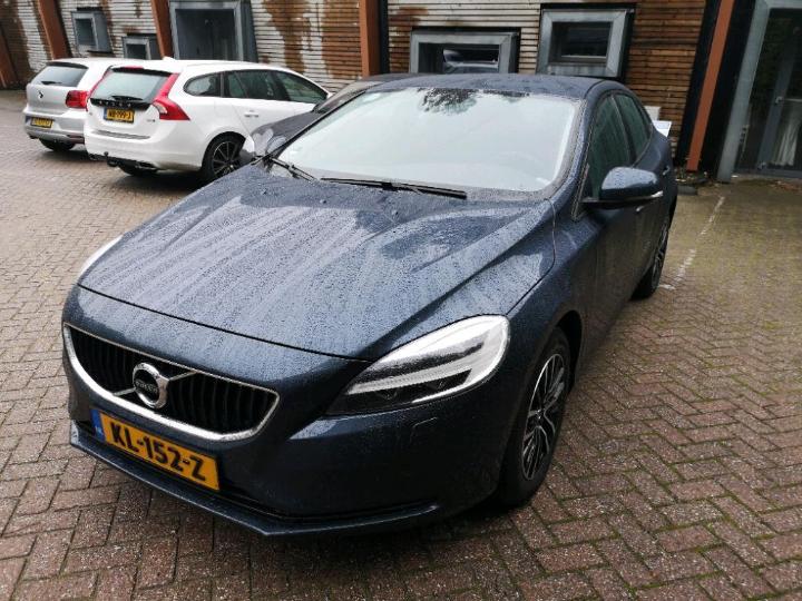 VOLVO V40 2016 yv1mv7431h2396479