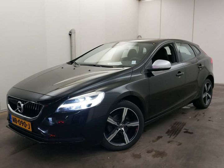 VOLVO V40 2017 yv1mv7431h2396577