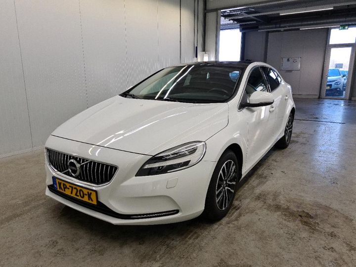 VOLVO V40 2016 yv1mv7431h2398825