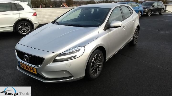 VOLVO V40 2017 yv1mv7431h2401459