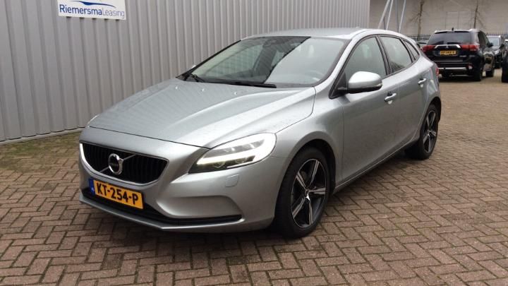 VOLVO V40 2016 yv1mv7431h2402573