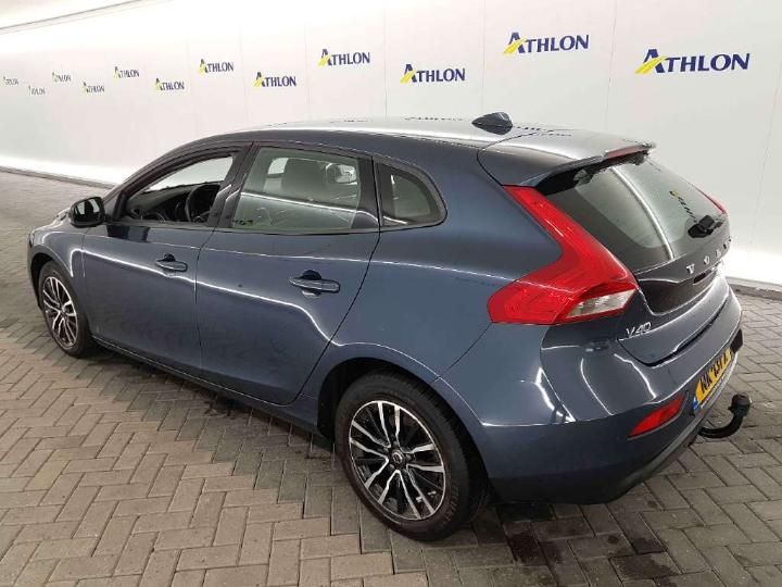 VOLVO V40 2017 yv1mv7431h2402753