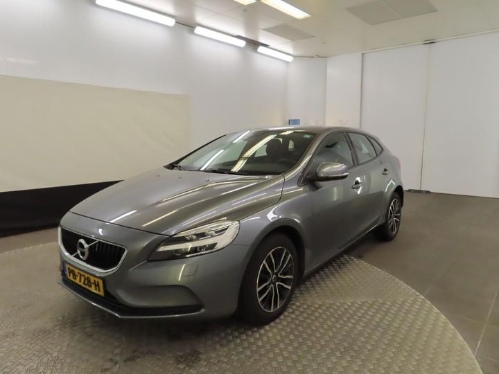 VOLVO V40 2017 yv1mv7431h2402815