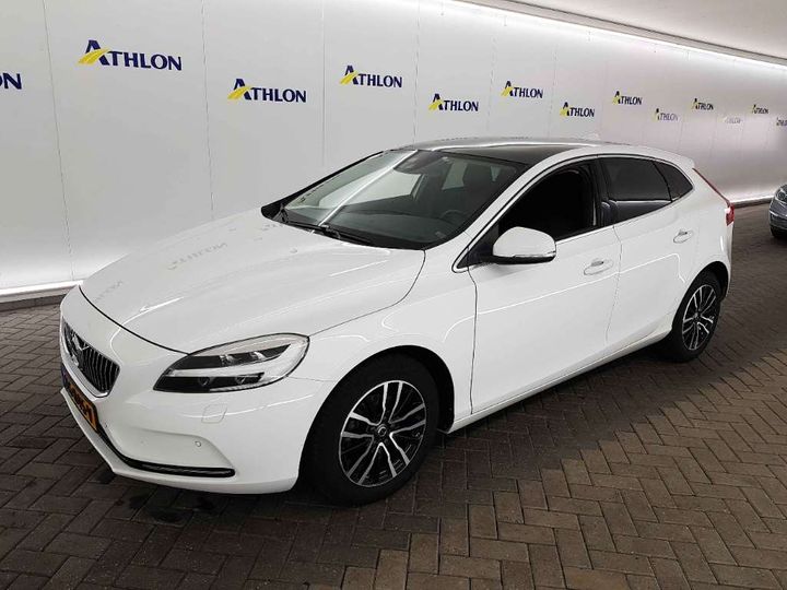 VOLVO V40 2016 yv1mv7431h2404186