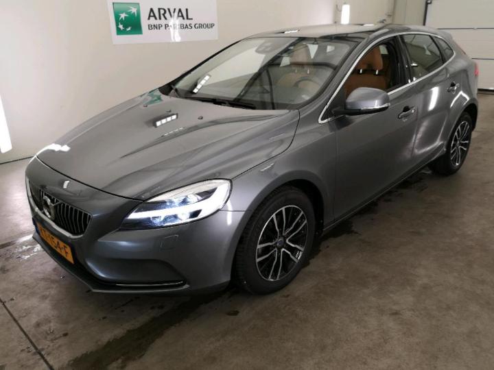 VOLVO V40 2016 yv1mv7431h2404379