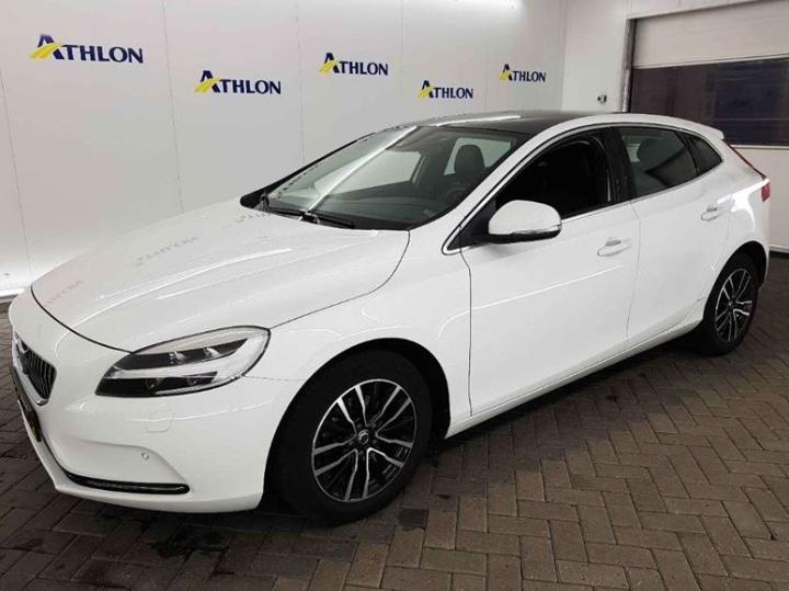 VOLVO V40 2016 yv1mv7431h2404967