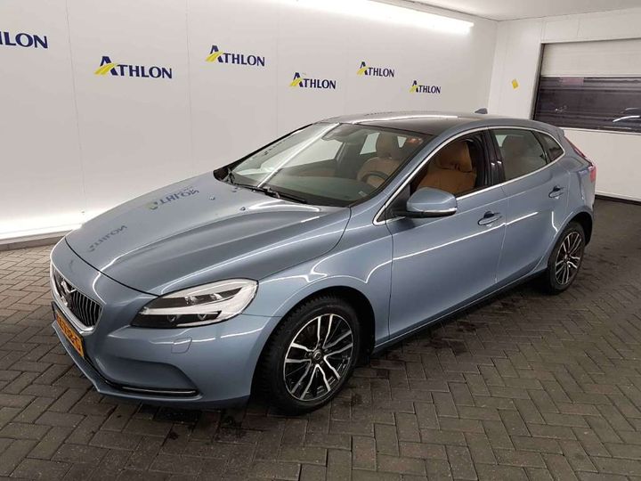 VOLVO V40 2017 yv1mv7431h2405813