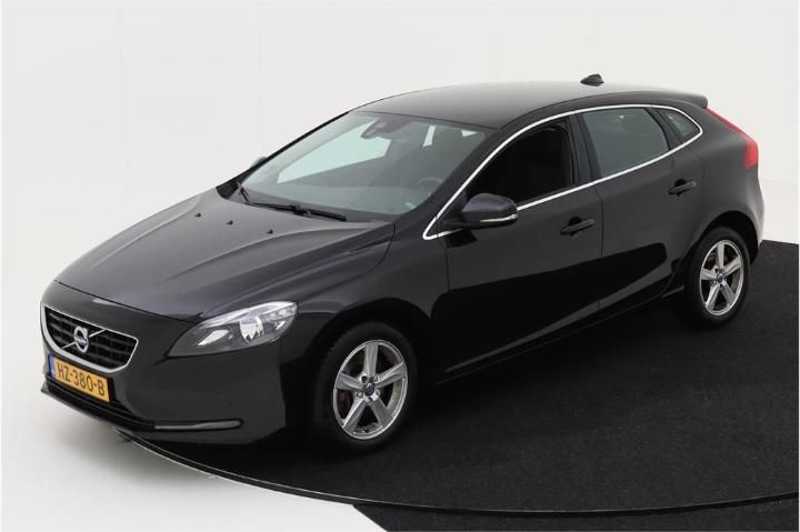 VOLVO V40 2016 yv1mv748062316733