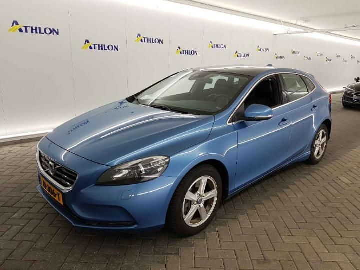 VOLVO V40 2016 yv1mv7480g2342347