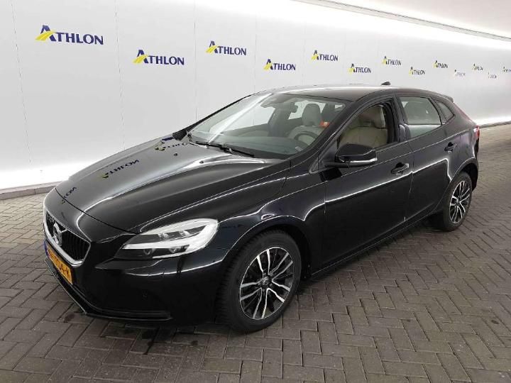 VOLVO V40 2016 yv1mv7480h2391078