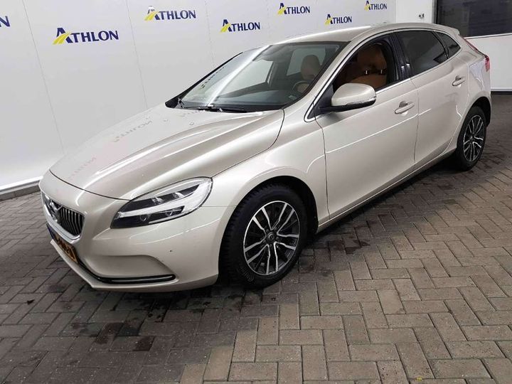 VOLVO V40 2016 yv1mv7480h2392683