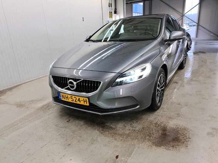 VOLVO V40 2017 yv1mv7480h2416281