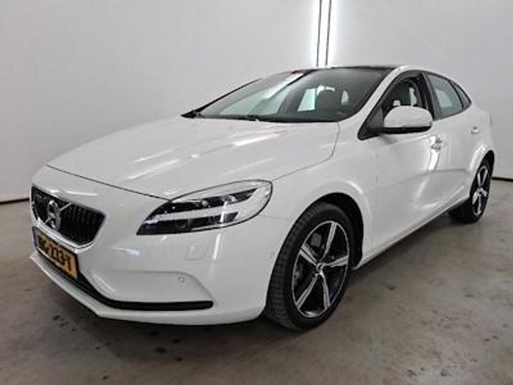 VOLVO V40 2017 yv1mv7480h2416986