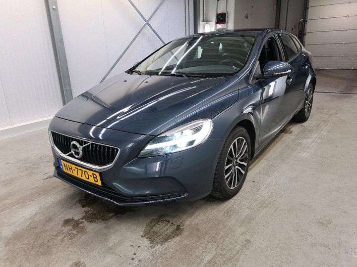 VOLVO V40 2017 yv1mv7480h2417865