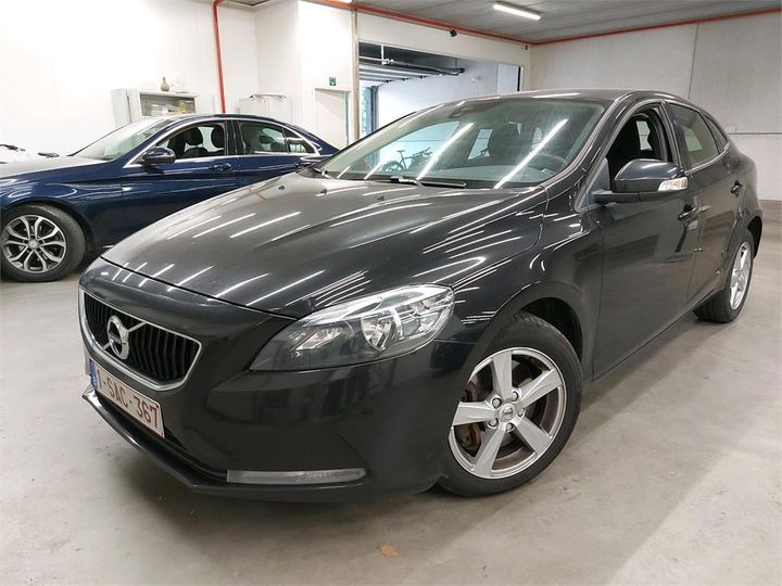 VOLVO V40 2017 yv1mv7480h2428661