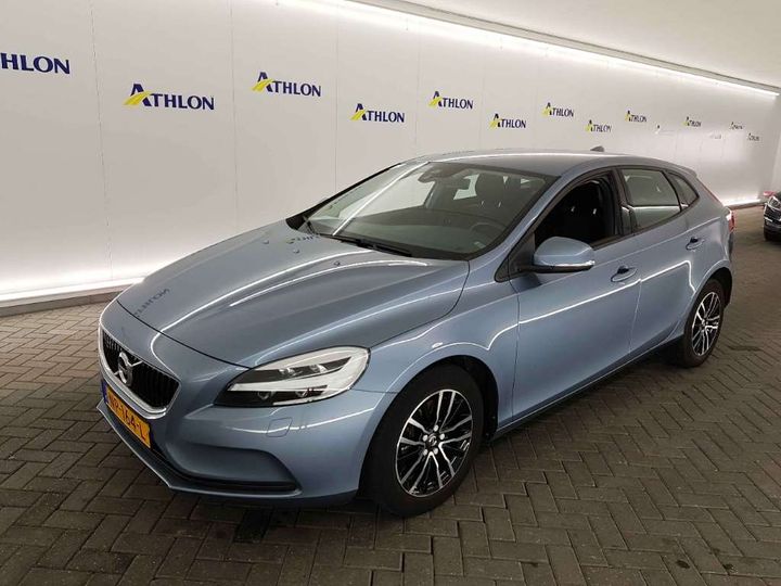 VOLVO V40 2017 yv1mv7480h2430849