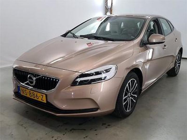 VOLVO V40 2017 yv1mv7480h2438005