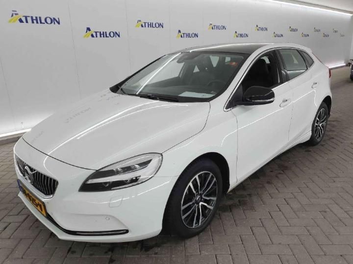 VOLVO V40 2018 yv1mv7480j2446202