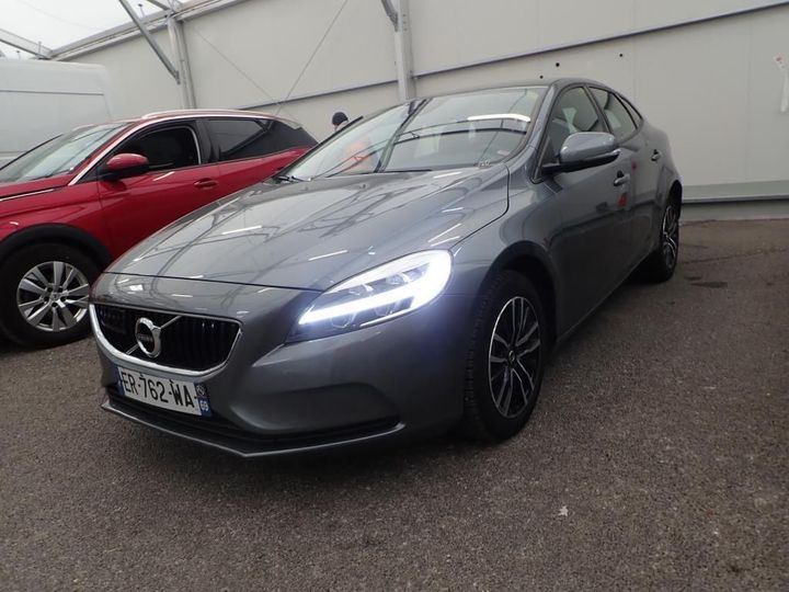 VOLVO V40 2017 yv1mv7480j2450415