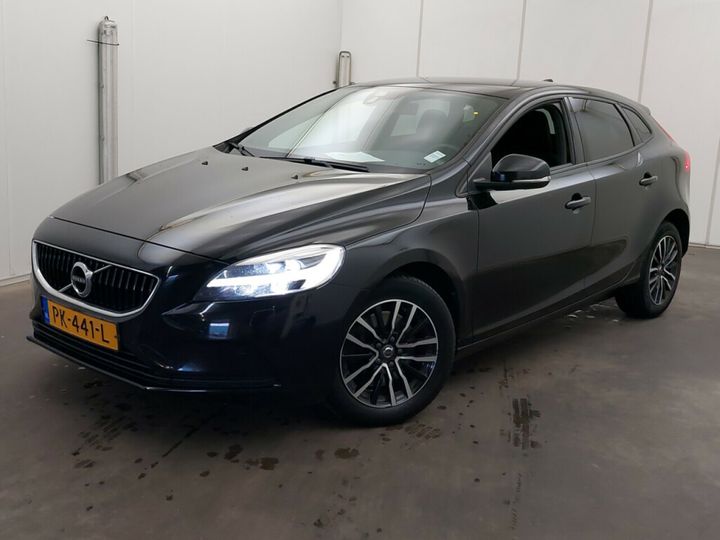 VOLVO V40 2017 yv1mv7480j2450641