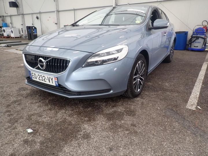 VOLVO V40 2017 yv1mv7480j2453456