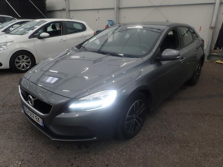 VOLVO V40 2017 yv1mv7480j2454865