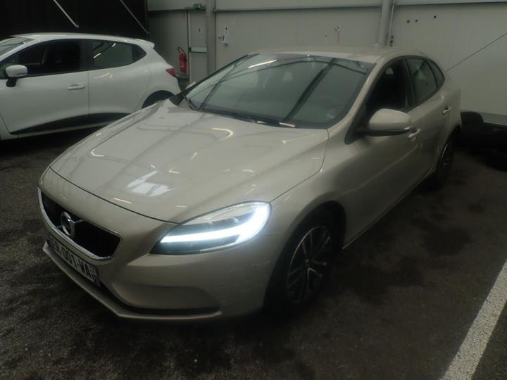 VOLVO V40 2017 yv1mv7480j2467331